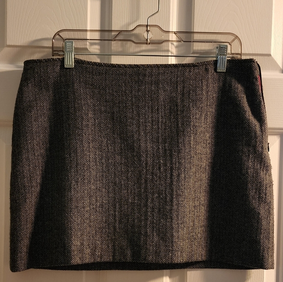 Old Navy Black and Gray Mini Skirt - Picture 1 of 3